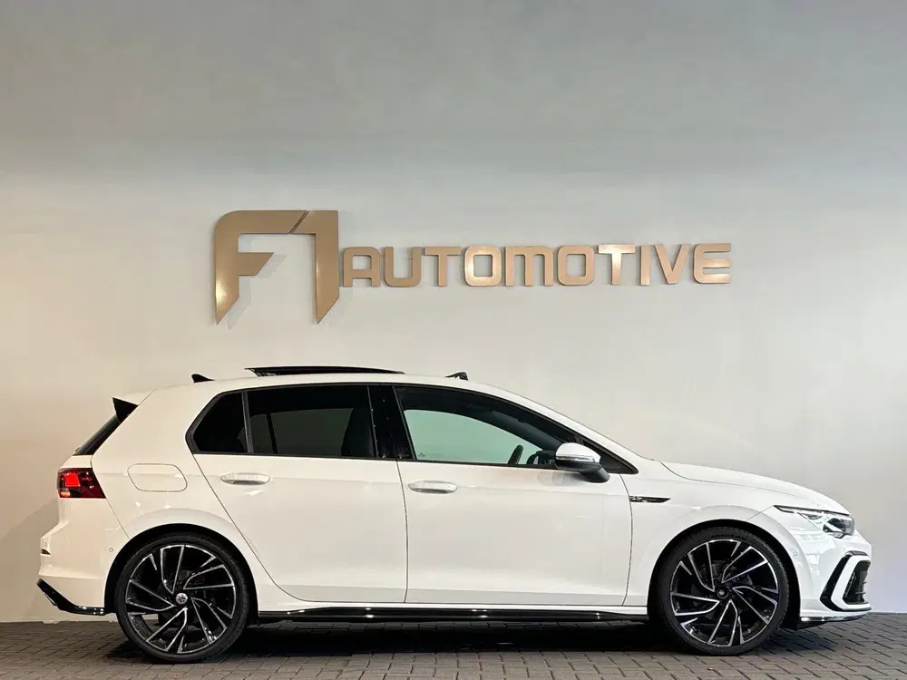Volkswagen Golf 1.5 eTSI R Line Pano uit 2021, foto 9
