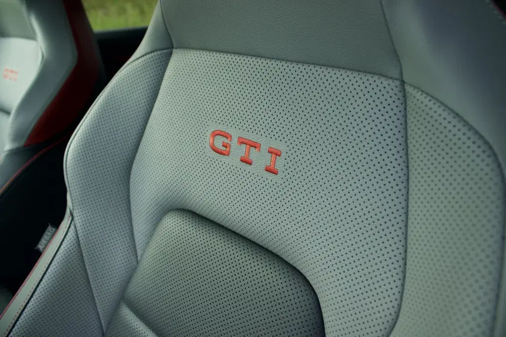 Volkswagen Golf 8 GTI Clubsport uit 2024, foto 15