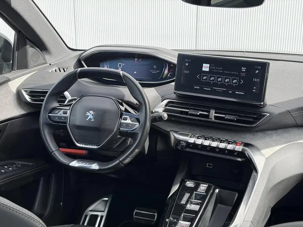 Peugeot 5008 1.2 Hybrid 136 GT Black Pack uit 2024, foto 10