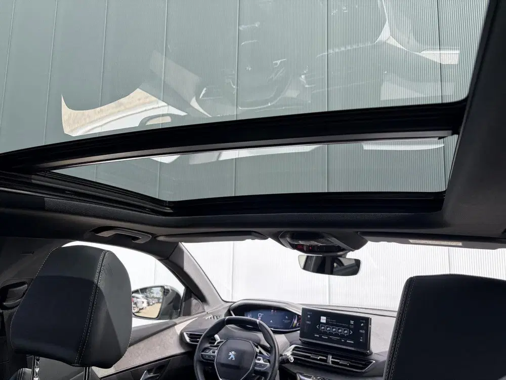 Peugeot 5008 1.2 Hybrid 136 GT Black Pack uit 2024, foto 11