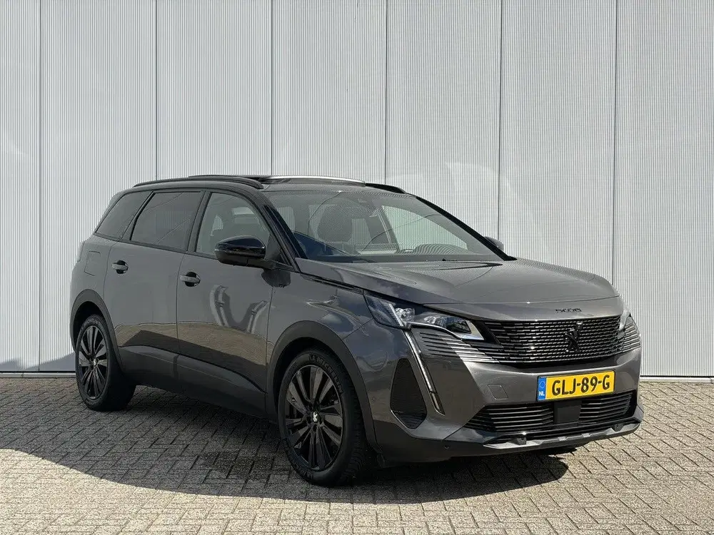 Peugeot 5008 1.2 Hybrid 136 GT Black Pack uit 2024, foto 4