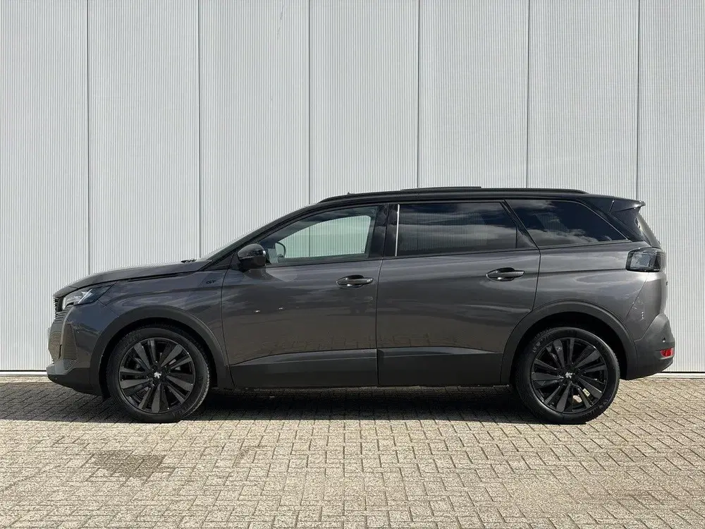 Peugeot 5008 1.2 Hybrid 136 GT Black Pack uit 2024, foto 9