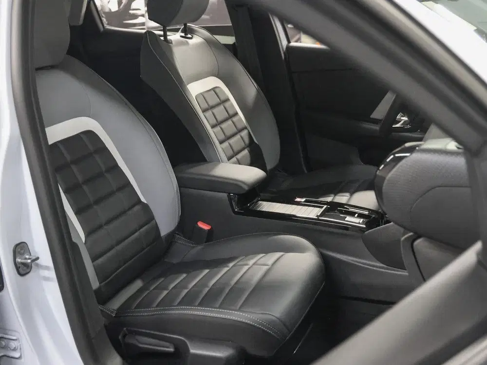 Citroën C4 1.2 Hybrid 145PK Max uit 2026, foto 10