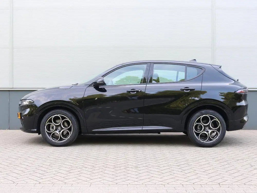Alfa Romeo Tonale 1.5T Hybrid Sprint uit 2024, foto 2