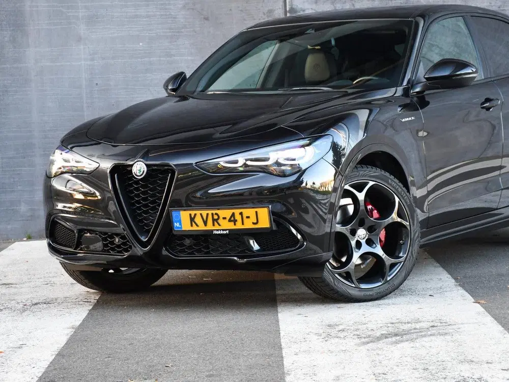 Alfa Romeo Stelvio Veloce Ti 2.0 Turbo 280pk AWD Automaat HA uit 2024, foto 2