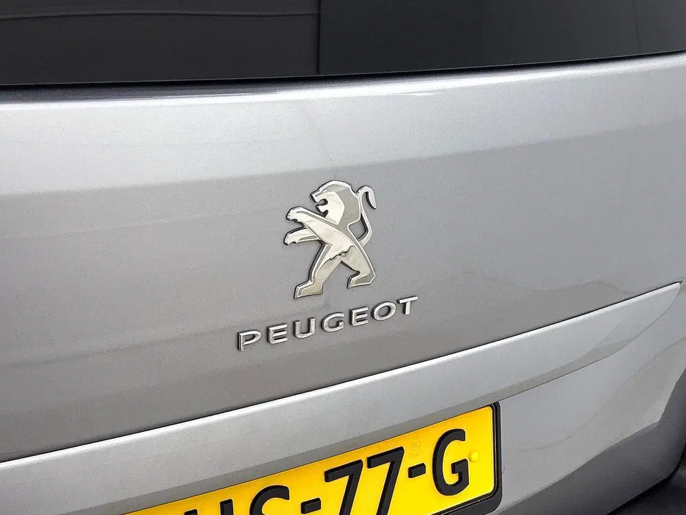 Peugeot Rifter 130pk Automaat Active pack uit 2021, foto 12