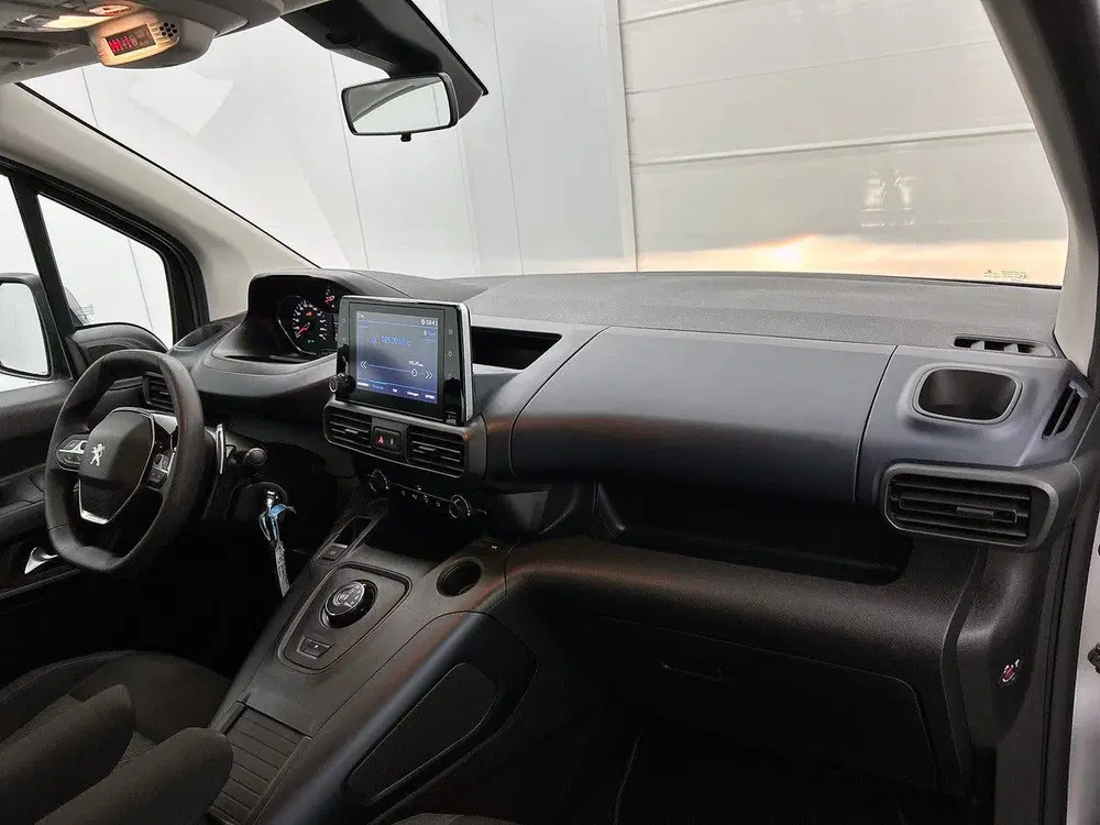 Peugeot Rifter 130pk Automaat Active pack uit 2021, foto 15