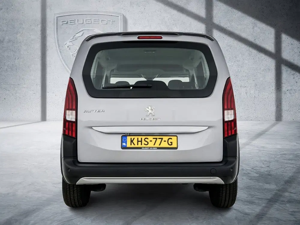 Peugeot Rifter 130pk Automaat Active pack uit 2021, foto 3