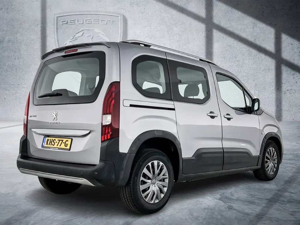 Peugeot Rifter 130pk Automaat Active pack uit 2021, foto 4