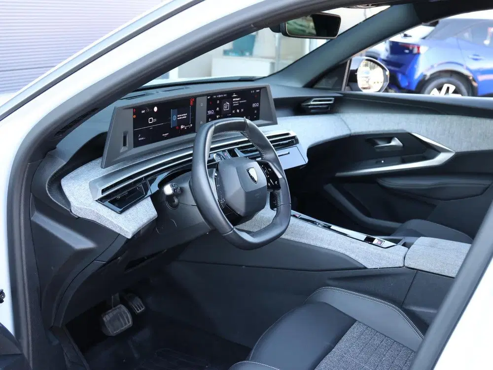 Peugeot 5008 1.2 Allure Hybrid 145 Camera uit 2025, foto 10