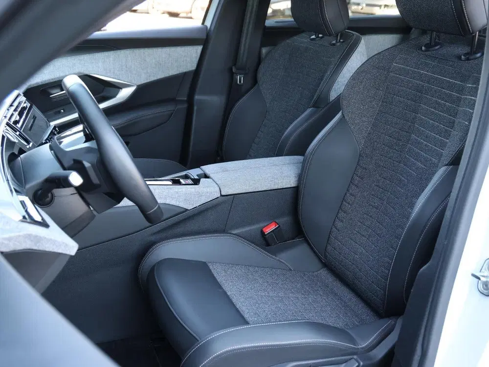 Peugeot 5008 1.2 Allure Hybrid 145 Camera uit 2025, foto 11