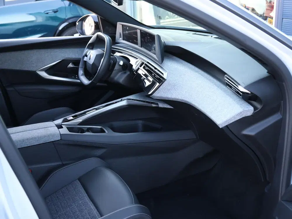 Peugeot 5008 1.2 Allure Hybrid 145 Camera uit 2025, foto 8