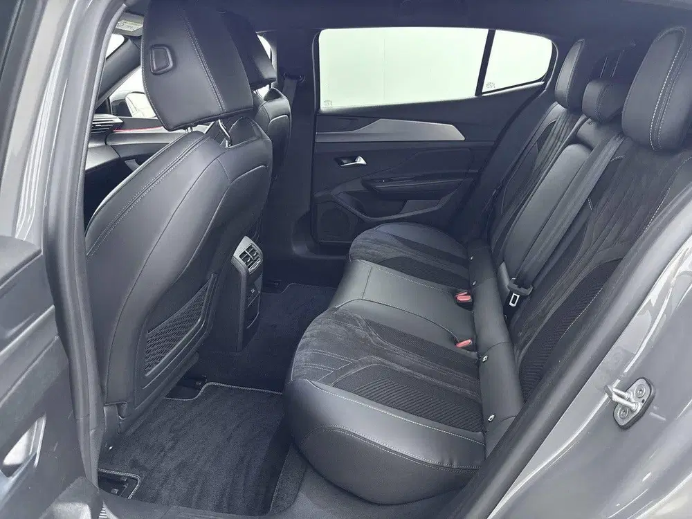 Peugeot 408 1.6 HYbrid GT 180 EAT8 uit 2024, foto 13