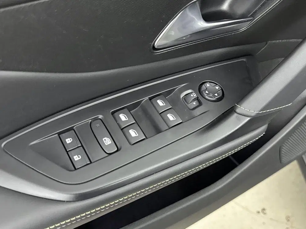 Peugeot 408 1.6 HYbrid GT 180 EAT8 uit 2024, foto 15