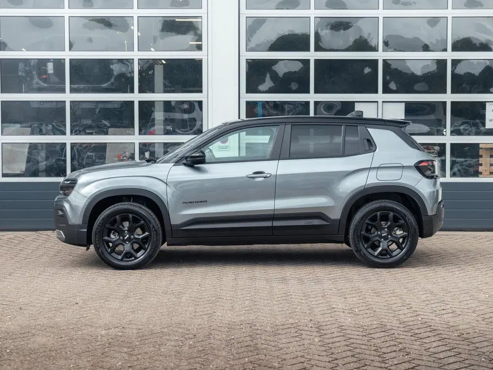 Jeep Avenger 1.2 e-Hybrid Black Edition uit 2026, foto 10