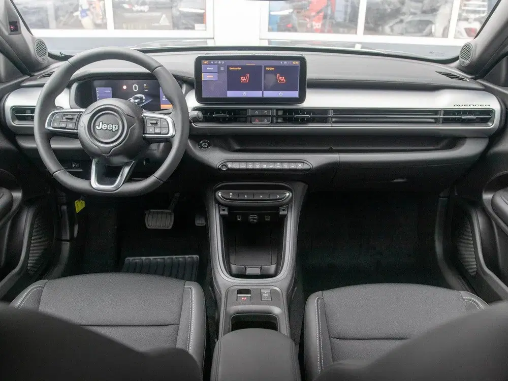Jeep Avenger 1.2 e-Hybrid Black Edition uit 2026, foto 11