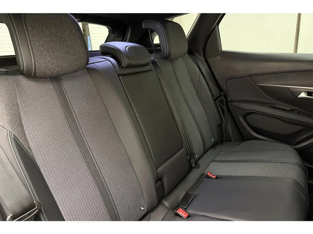 Peugeot 3008 1.2T Allure Pack Business uit 2024, foto 10