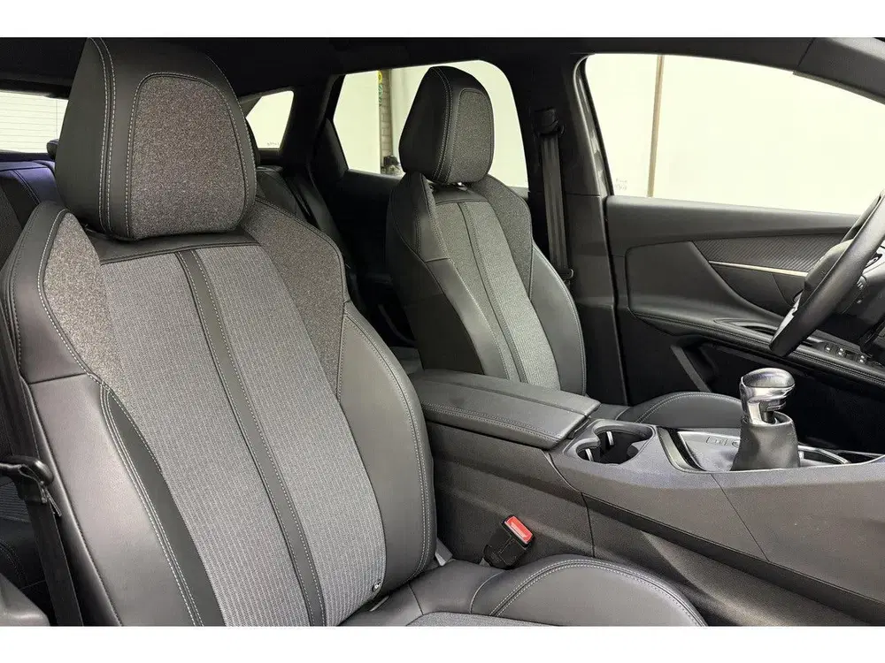 Peugeot 3008 1.2T Allure Pack Business uit 2024, foto 7