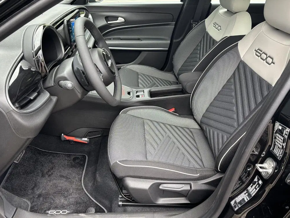 Fiat 600 145pk Hybrid Icon Automaat uit 2026, foto 11