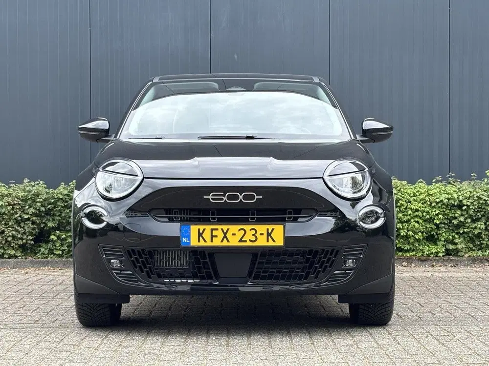 Fiat 600 145pk Hybrid Icon Automaat uit 2026, foto 2