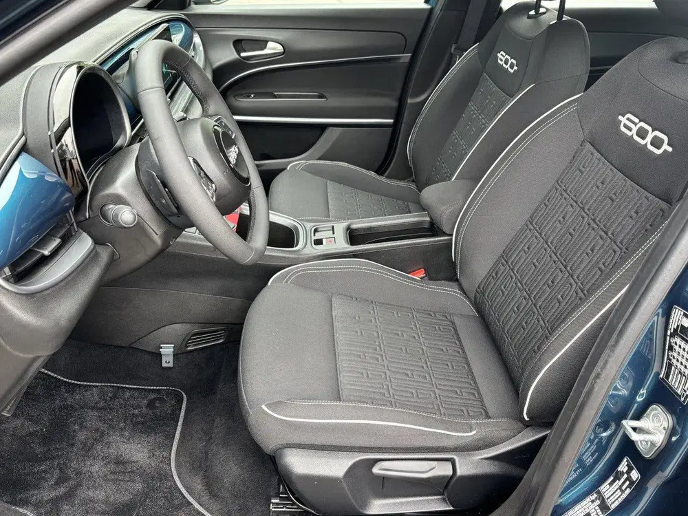 Fiat 600 110pk Hybrid Urban Automaat uit 2025, foto 12