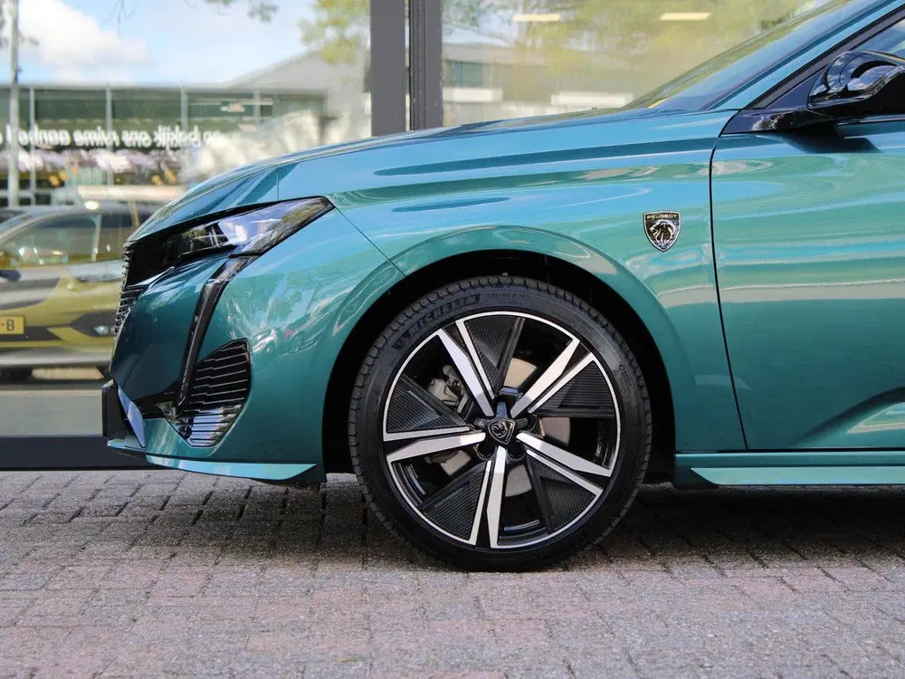 Peugeot 308 SW 1.2 Hybrid 136 e-DCS6 GT uit 2024, foto 12