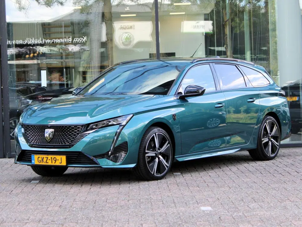 Peugeot 308 SW 1.2 Hybrid 136 e-DCS6 GT uit 2024, foto 5