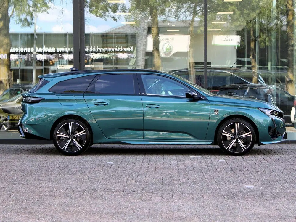 Peugeot 308 SW 1.2 Hybrid 136 e-DCS6 GT uit 2024, foto 7