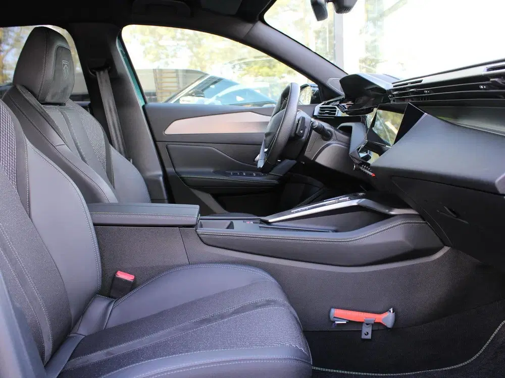 Peugeot 308 SW 1.2 Hybrid 136 e-DCS6 GT uit 2024, foto 8