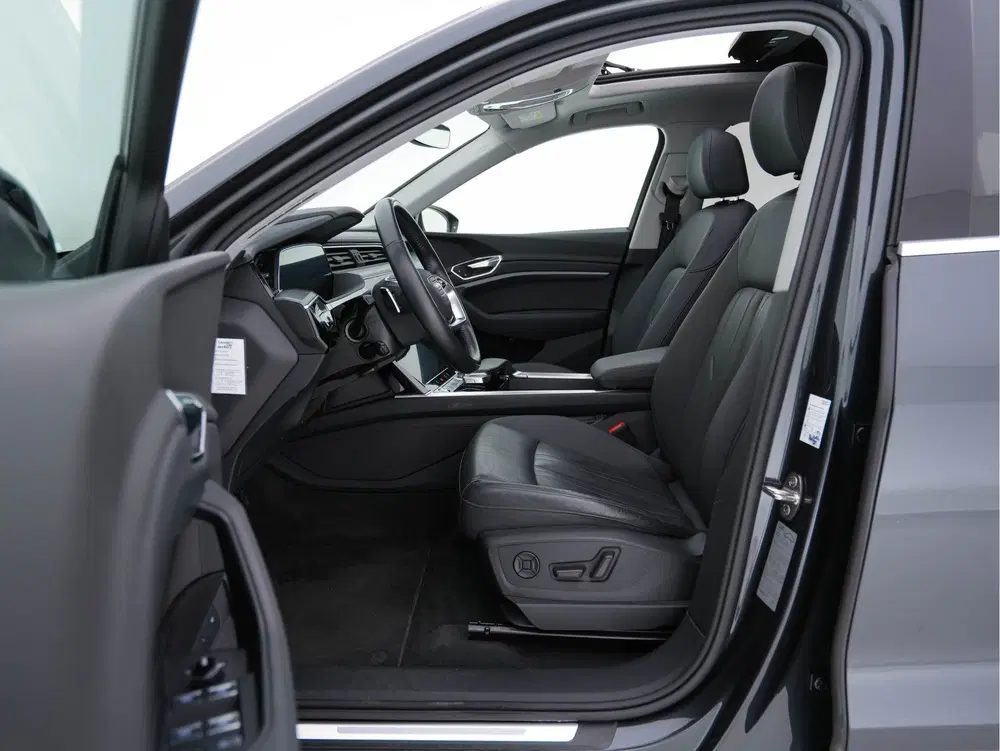 Audi e-tron 50 Quattro Advanced [ 3-Fase-11kW ]{ SoH-1 uit 2019, foto 10