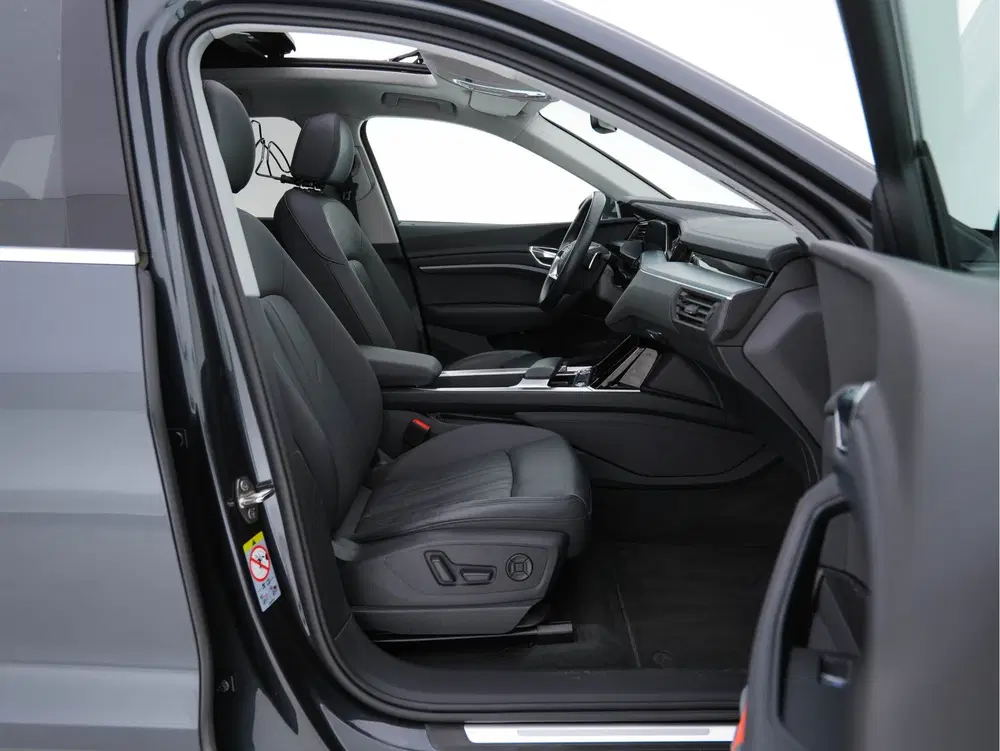Audi e-tron 50 Quattro Advanced [ 3-Fase-11kW ]{ SoH-1 uit 2019, foto 13