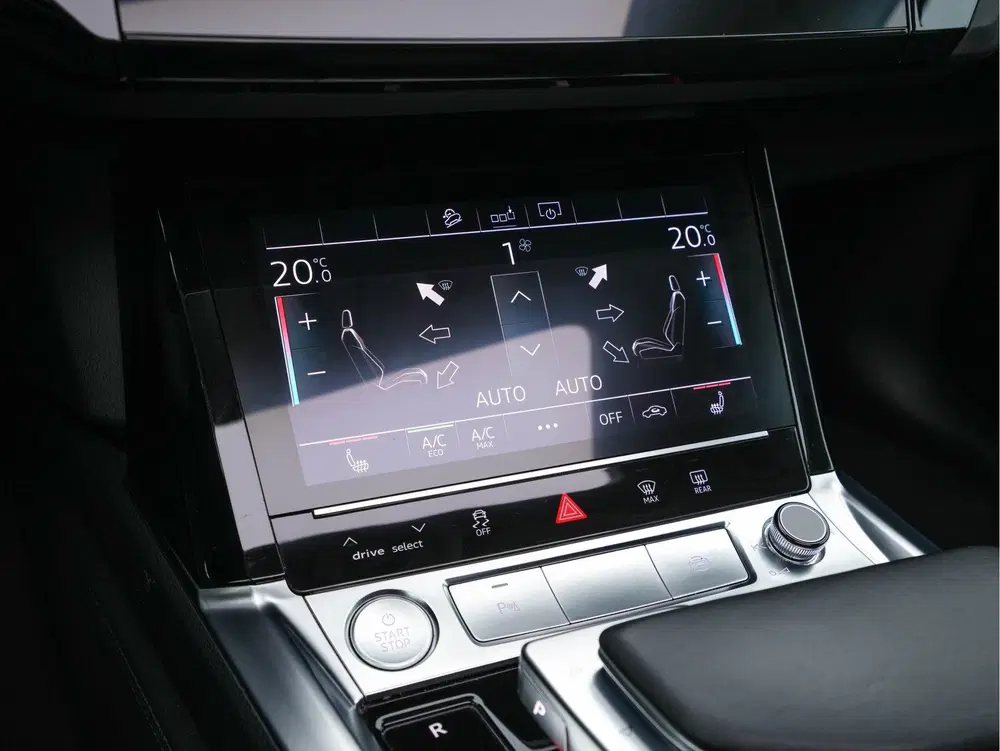 Audi e-tron 50 Quattro Advanced [ 3-Fase-11kW ]{ SoH-1 uit 2019, foto 15