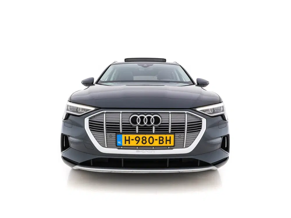 Audi e-tron 50 Quattro Advanced [ 3-Fase-11kW ]{ SoH-1 uit 2019, foto 2