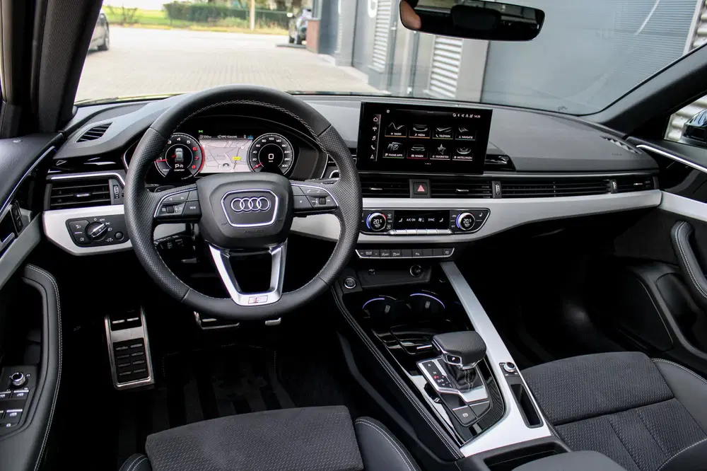 Audi A4 40 TFSI S edition Competition uit 2023, foto 15