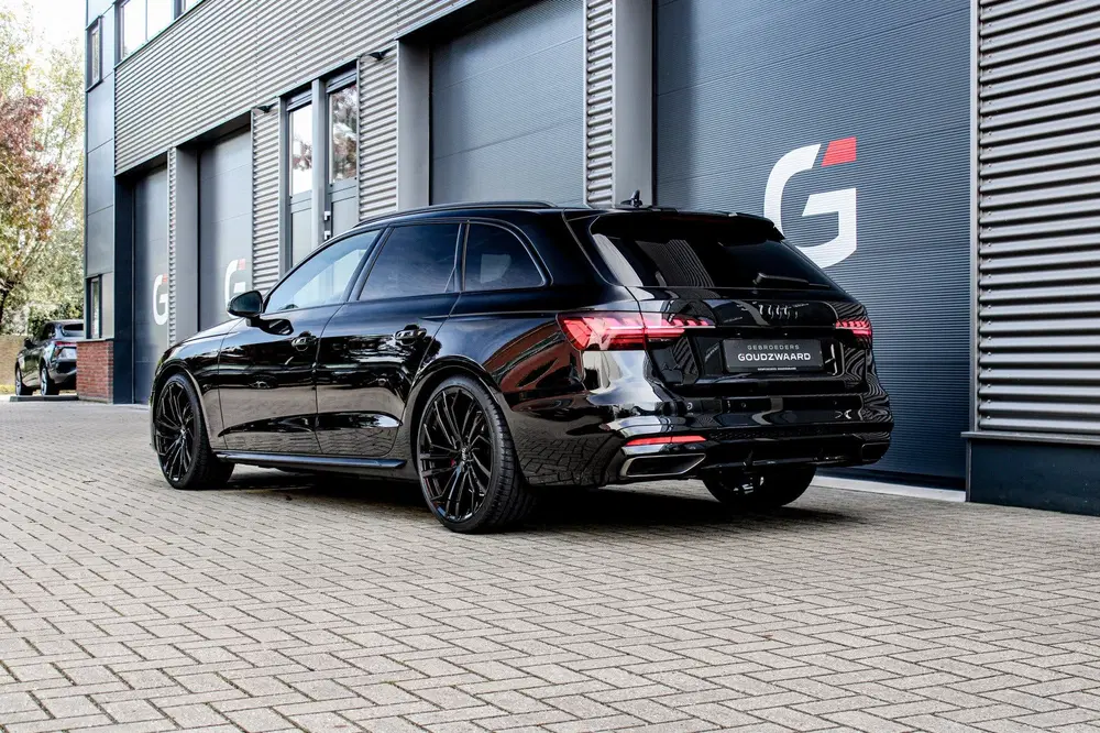 Audi A4 40 TFSI S edition Competition uit 2023, foto 9
