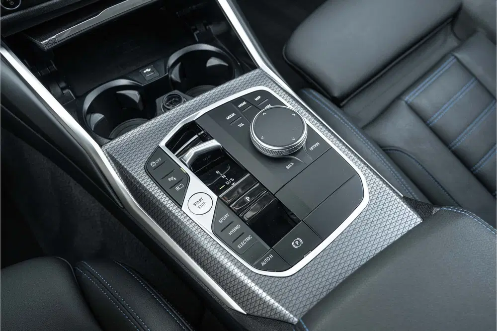 BMW 3-serie 330e M Sport Automaat uit 2025, foto 14