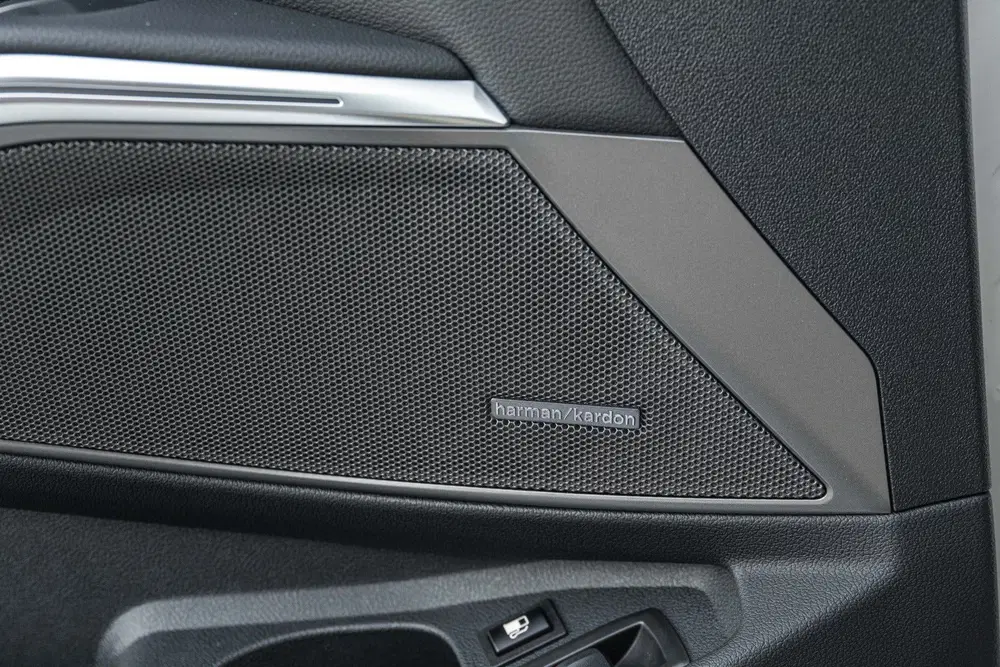 BMW 3-serie 330e M Sport Automaat uit 2025, foto 15