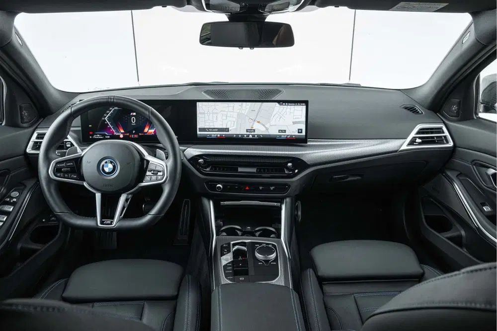 BMW 3-serie 330e M Sport Automaat uit 2025, foto 3