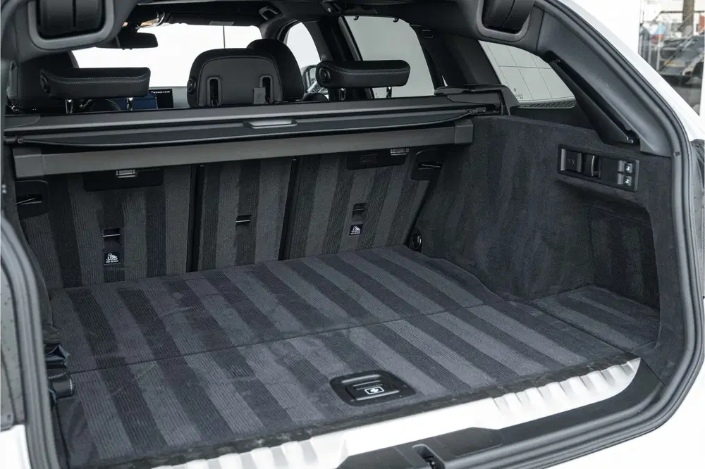 BMW 3-serie 330e M Sport Automaat uit 2025, foto 6
