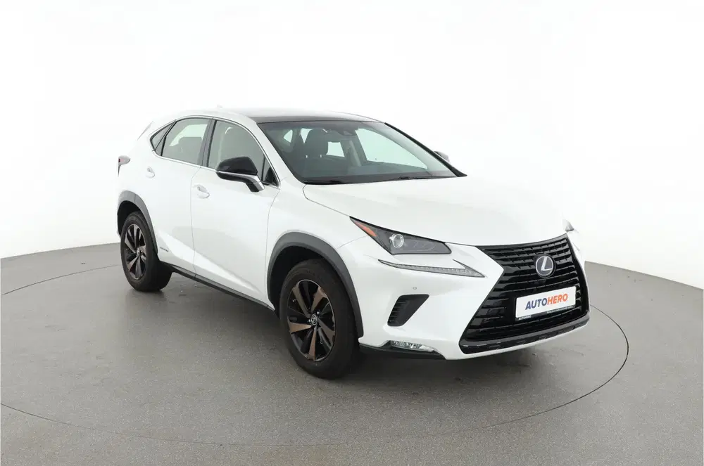 Lexus NX 300h AWD First Edition uit 2019, foto 8