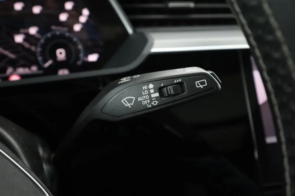 Audi e-tron e-tron 50 quattro Launch edition Black 71 uit 2019, foto 15