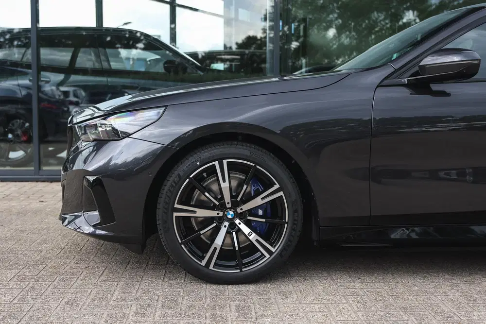 BMW i5 eDrive40 M Sport uit 2026, foto 4