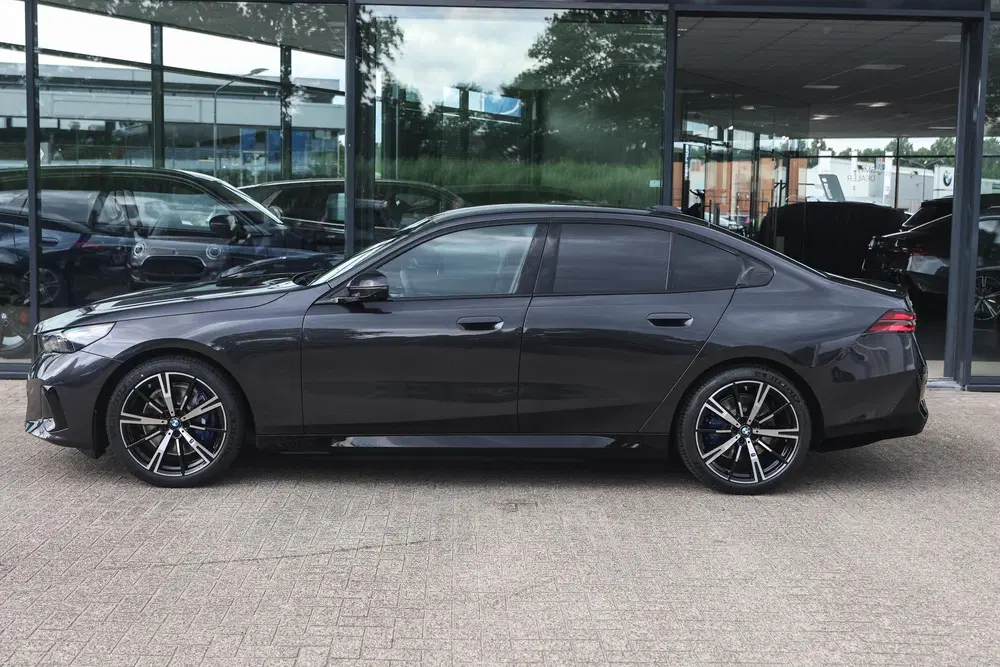 BMW i5 eDrive40 M Sport uit 2026, foto 6