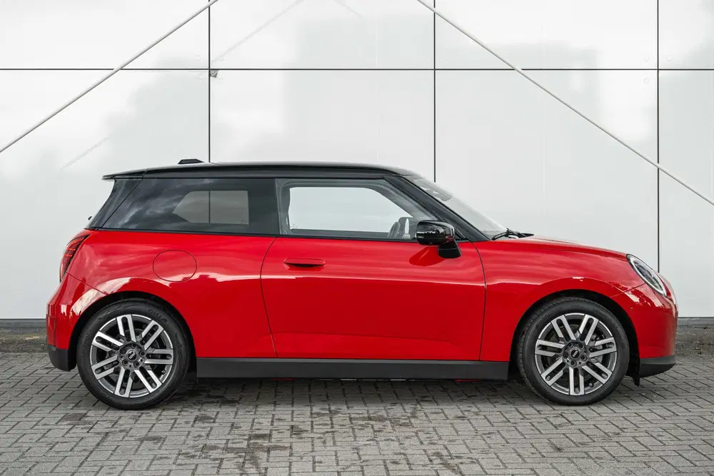 Mini Hatchback Cooper E uit 2024, foto 13