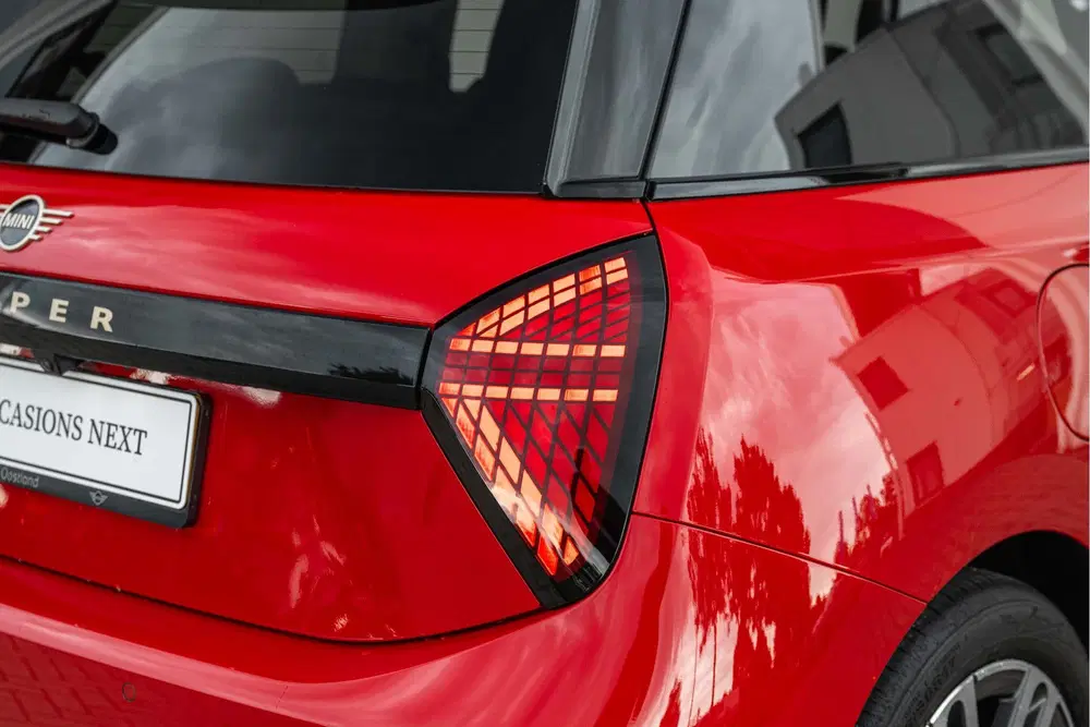 Mini Hatchback Cooper E uit 2024, foto 15