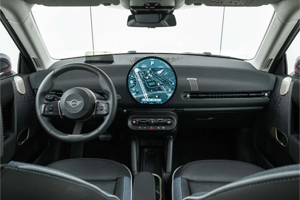 Mini Hatchback Cooper E uit 2024, foto 3