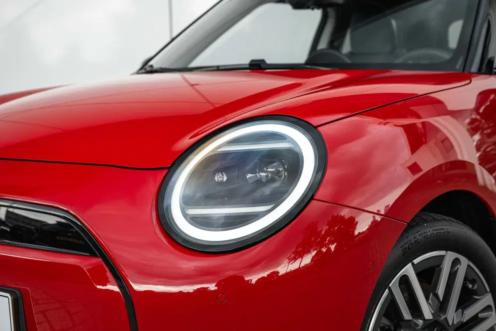 Mini Hatchback Cooper E uit 2024, foto 8