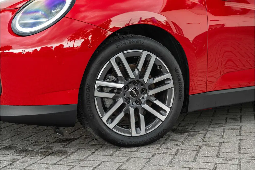 Mini Hatchback Cooper E uit 2024, foto 9