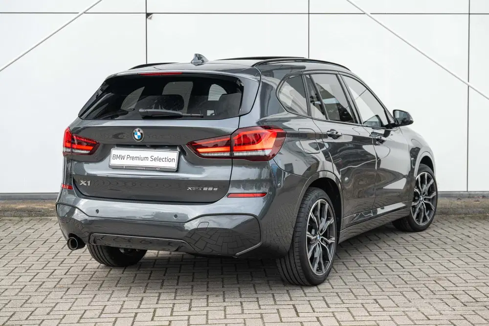 BMW X1 xDrive25e M Sport Automaat uit 2021, foto 2