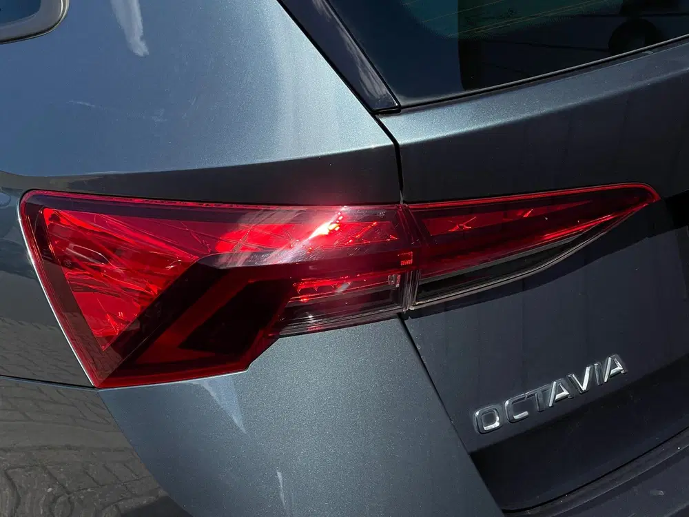 Skoda Octavia 1.0 e-TSI DSG AUTOMAAT ORG NL DEALEROND uit 2021, foto 7